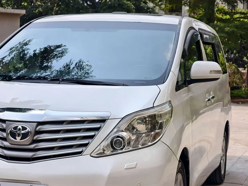 Toyota Alphard — фото 4
