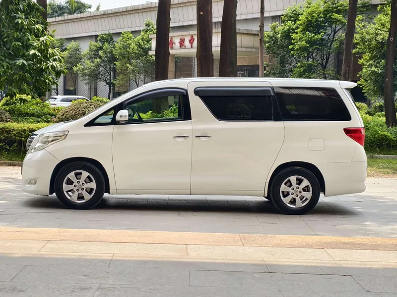 Toyota Alphard — фото 6