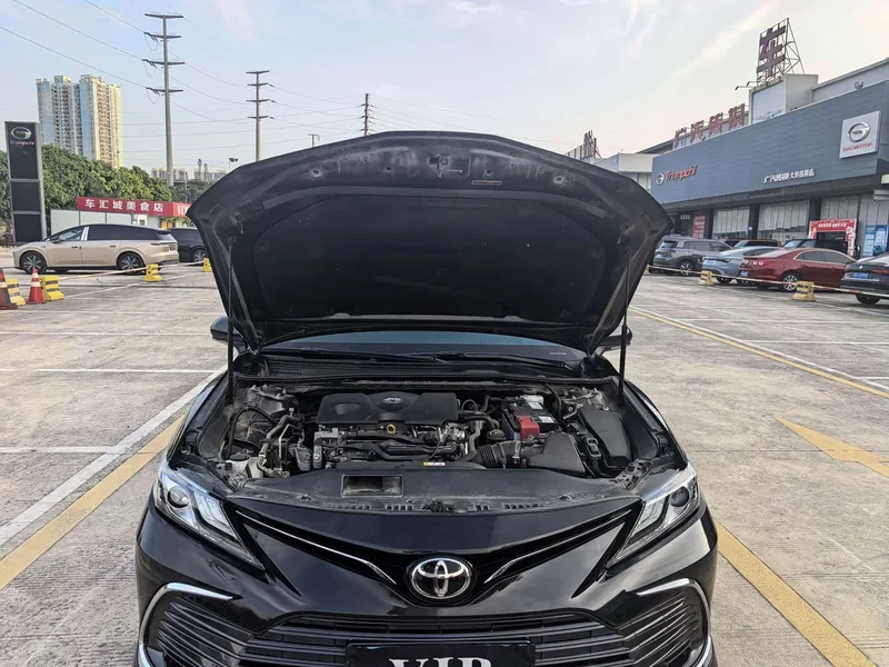 Toyota Camry — фото 20