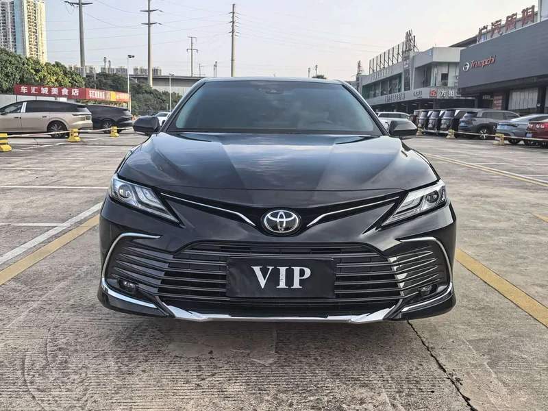 Toyota Camry — фото 2