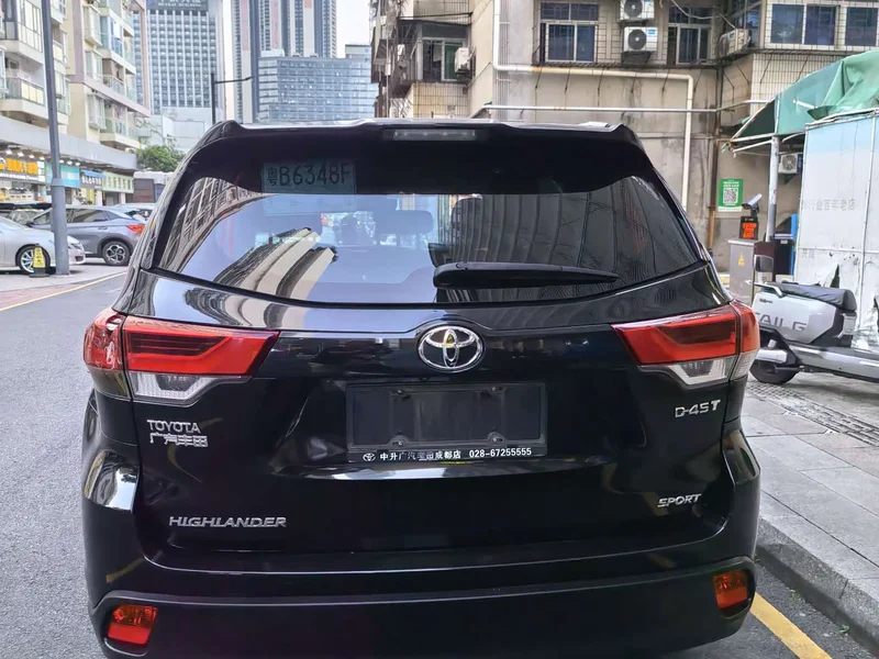 Toyota Highlander — фото 8