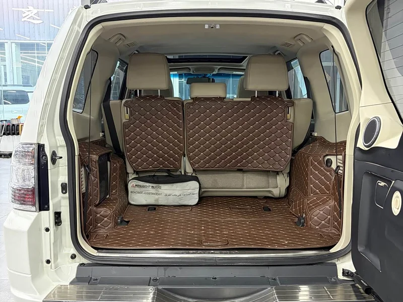 Mitsubishi Pajero (Imported) — фото 15