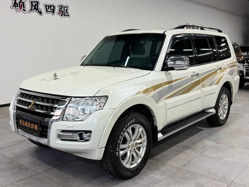 Mitsubishi Pajero (Imported) — фото 2