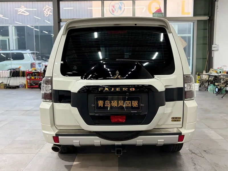 Mitsubishi Pajero (Imported) — фото 4