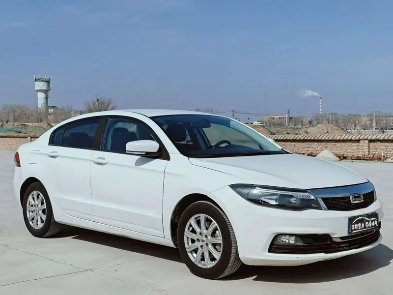 Qoros 3 — фото 3