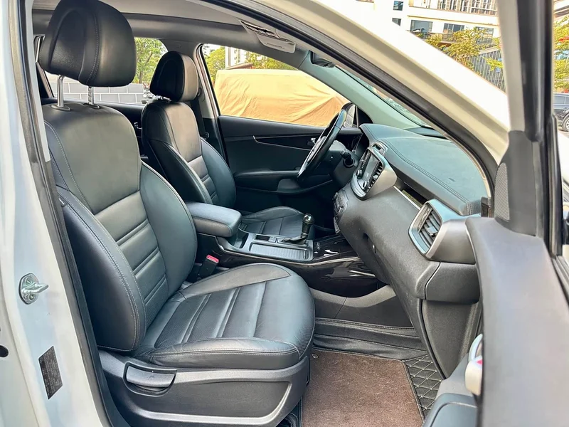 Kia Sorento — фото 15