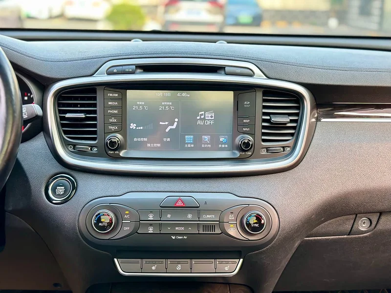 Kia Sorento — фото 18