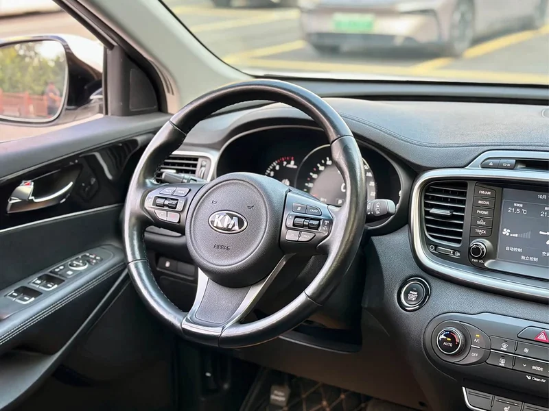 Kia Sorento — фото 20