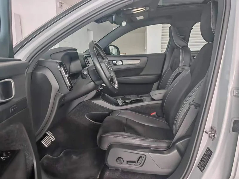 Volvo XC40 New Energy — фото 11