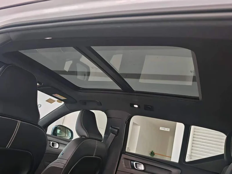 Volvo XC40 New Energy — фото 14