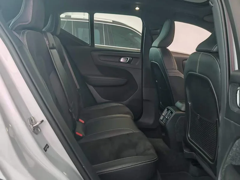 Volvo XC40 New Energy — фото 22