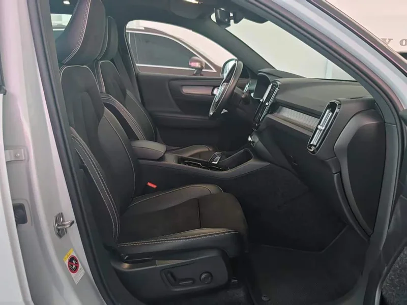 Volvo XC40 New Energy — фото 23