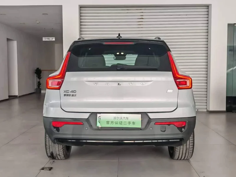 Volvo XC40 New Energy — фото 7