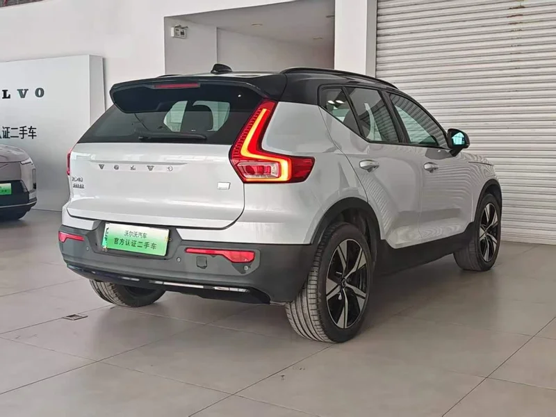 Volvo XC40 New Energy — фото 8