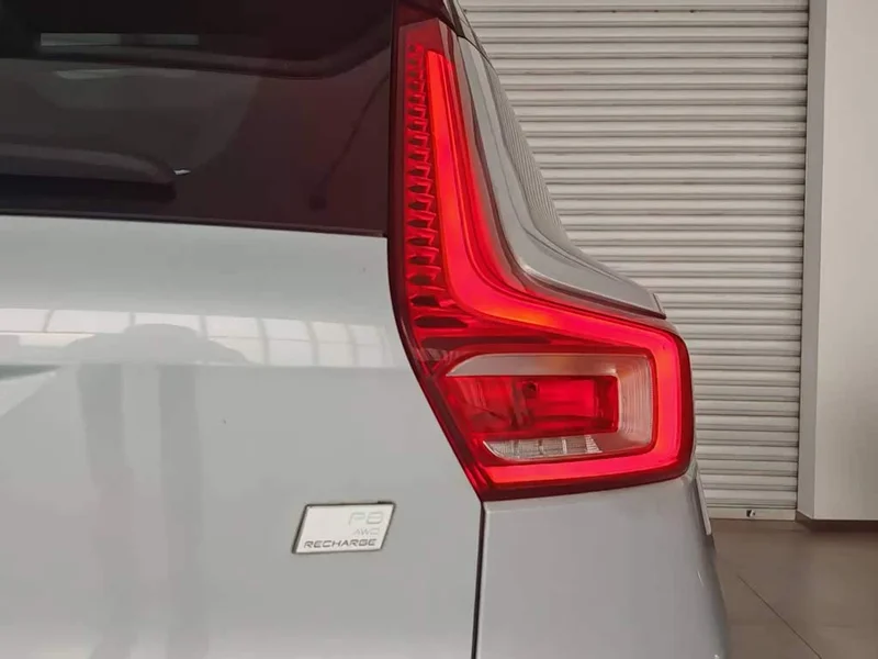 Volvo XC40 New Energy — фото 9