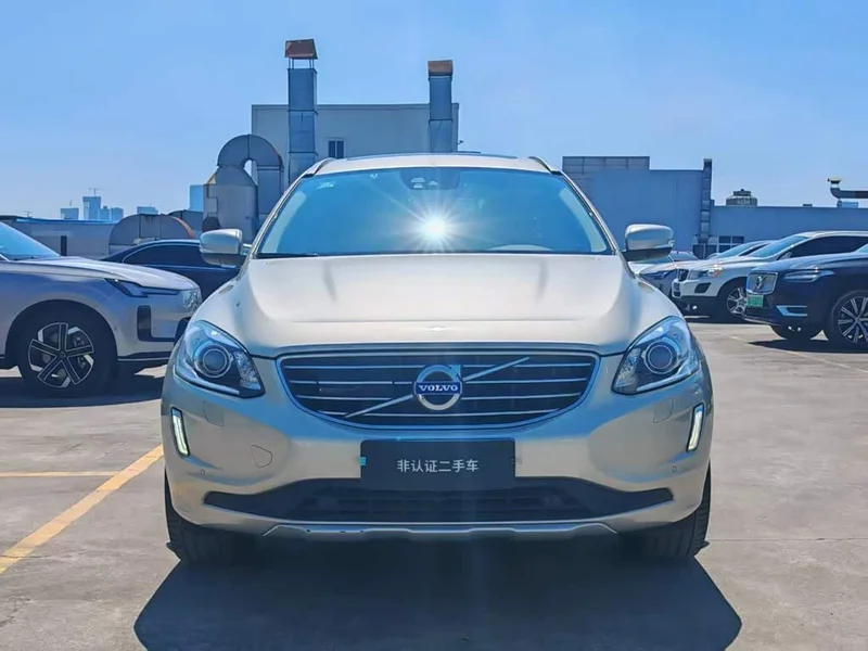 Volvo XC60 — фото 2