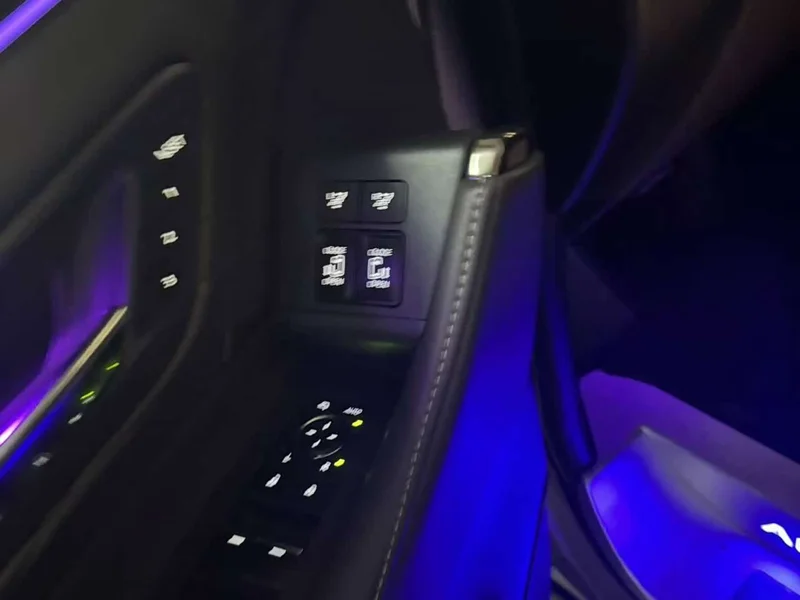 Toyota Alphard — фото 2