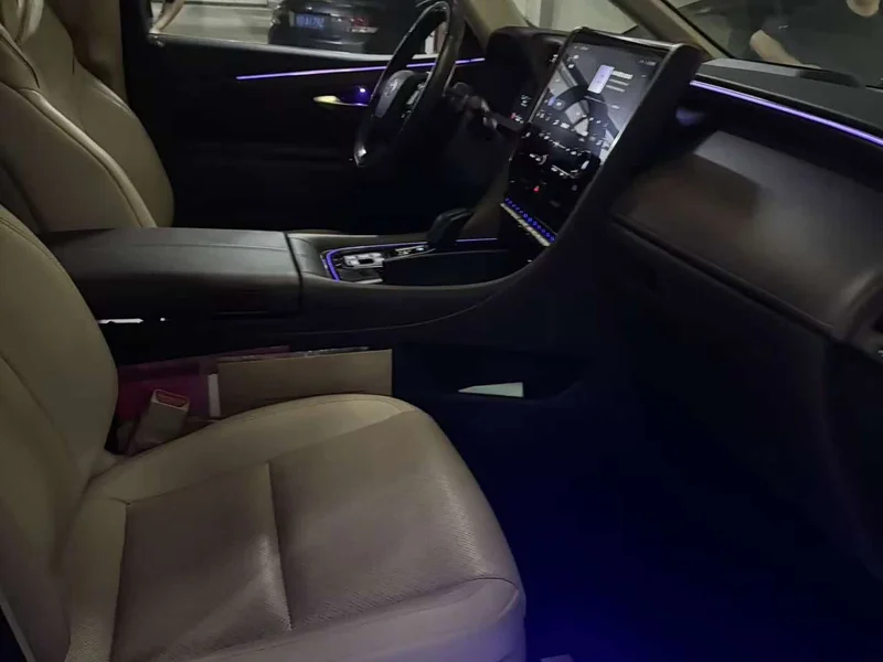 Toyota Alphard — фото 5