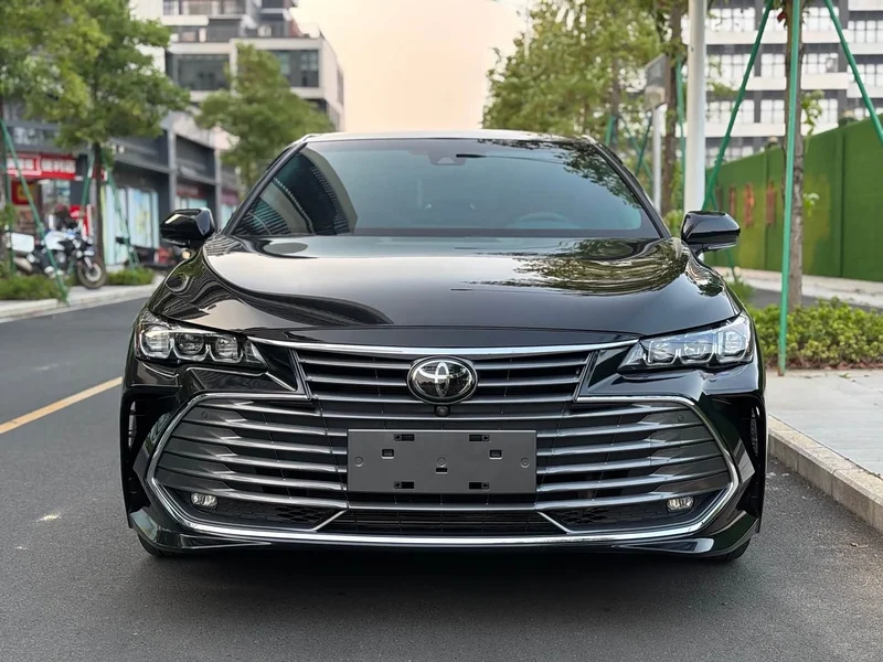 Toyota Avalon — фото 2