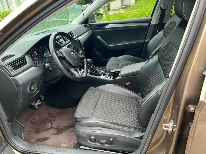 Skoda Superb — фото 7