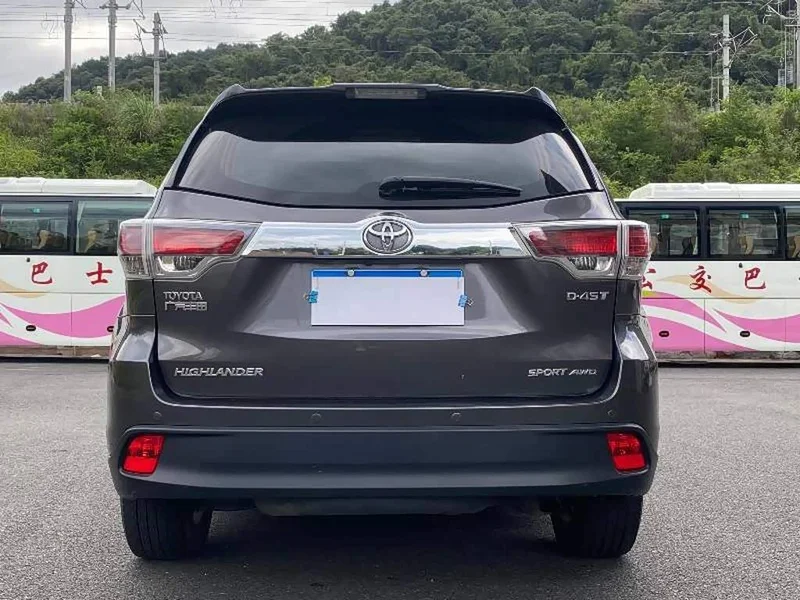 Toyota Highlander — фото 5