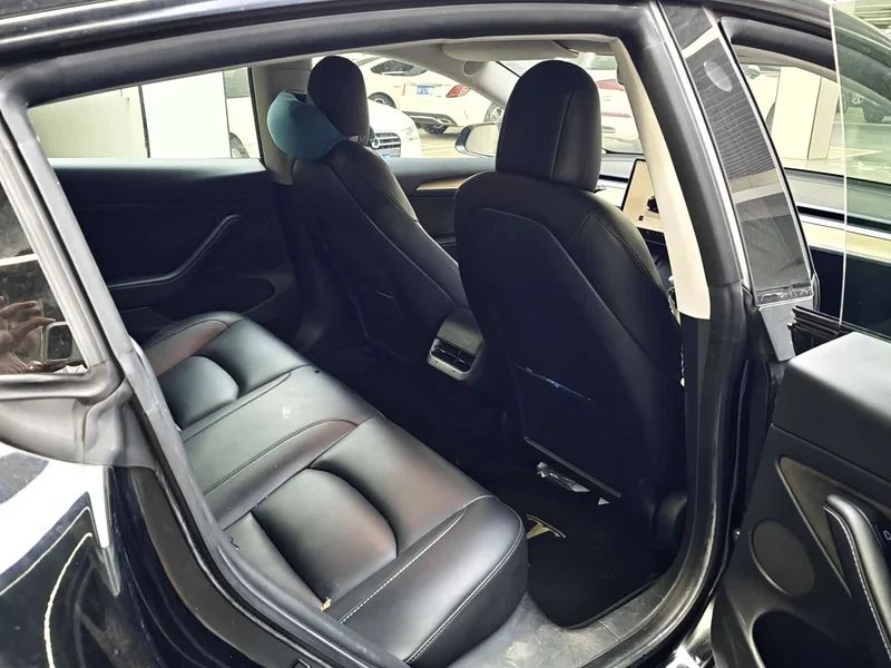 Tesla Model 3 — фото 11