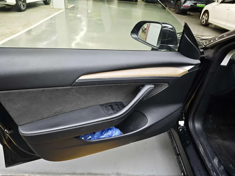 Tesla Model 3 — фото 13