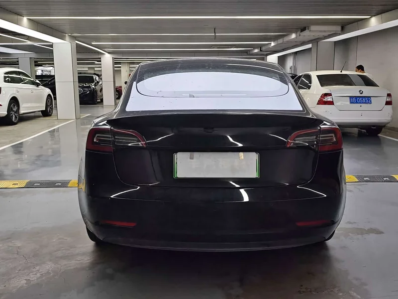 Tesla Model 3 — фото 16