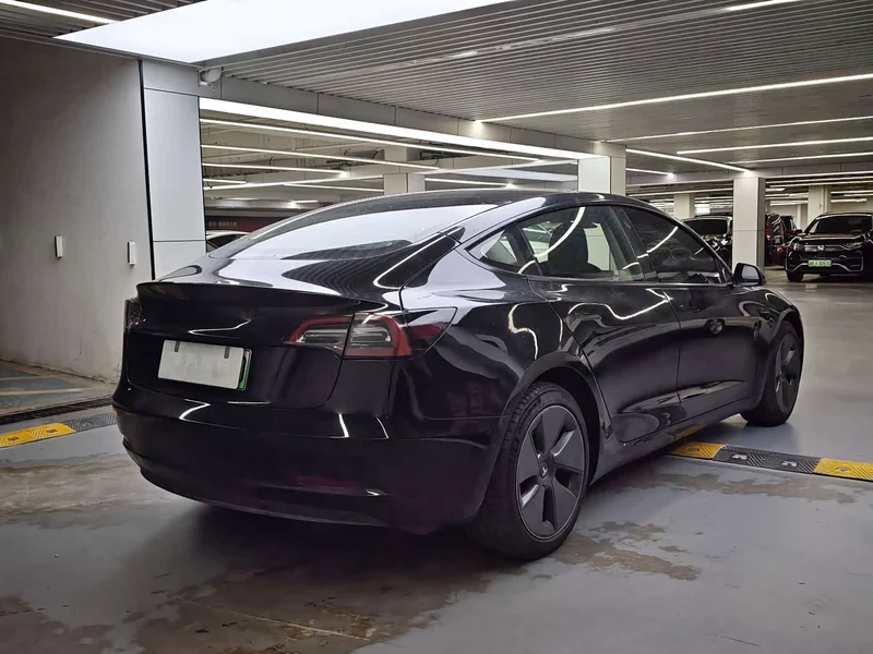 Tesla Model 3 — фото 17
