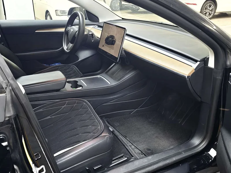 Tesla Model 3 — фото 4