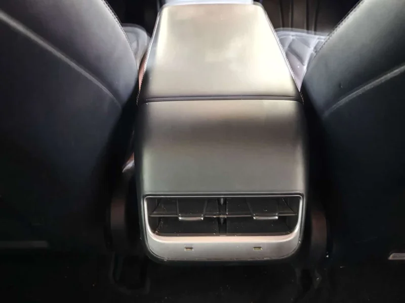 Tesla Model 3 — фото 9