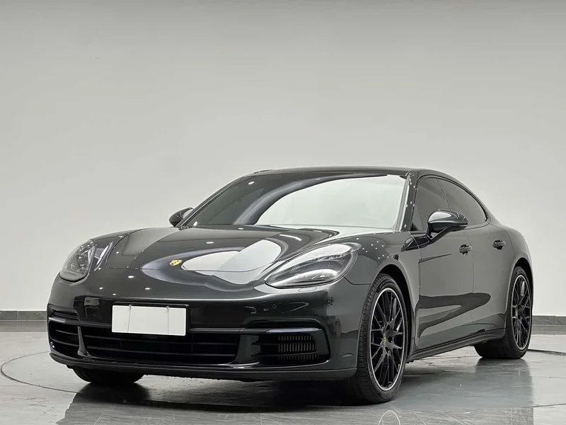 Porsche Panamera — фото 1