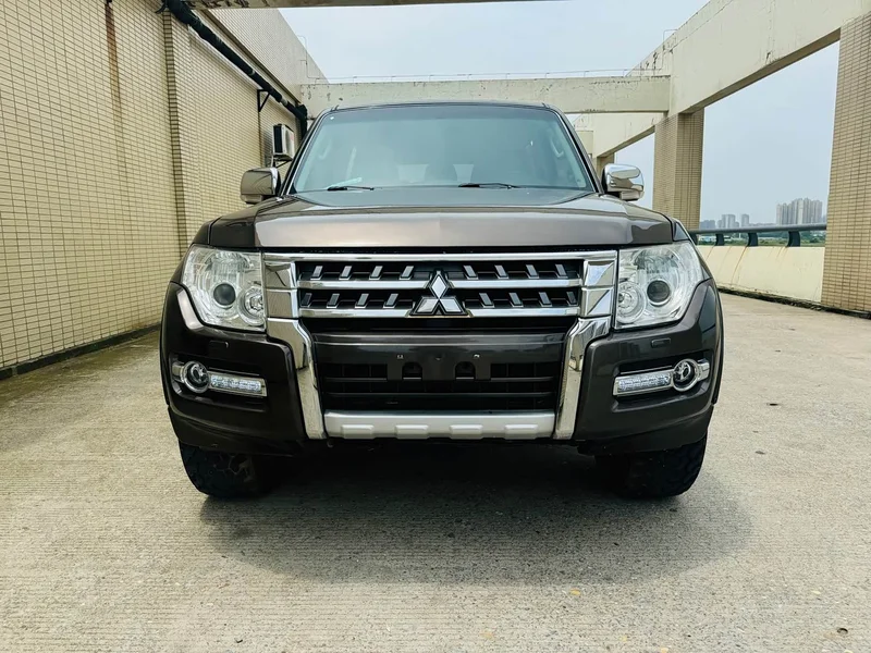 Mitsubishi Pajero (Imported) — фото 2