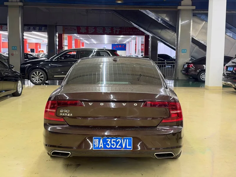 Volvo S90 — фото 12