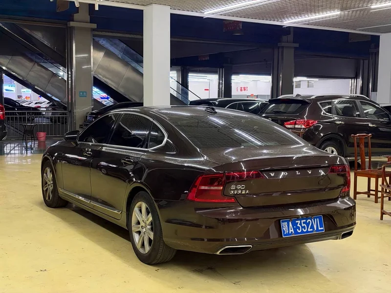 Volvo S90 — фото 13