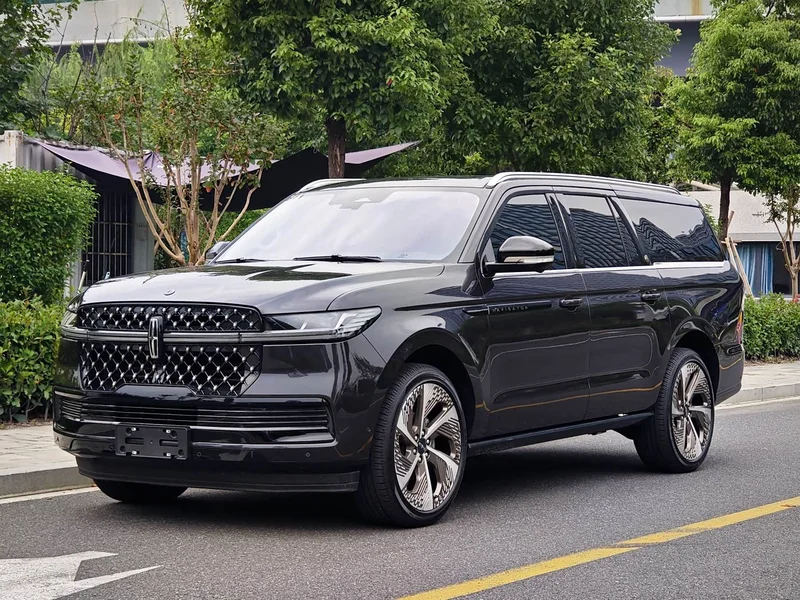 Lincoln Navigator — фото 1