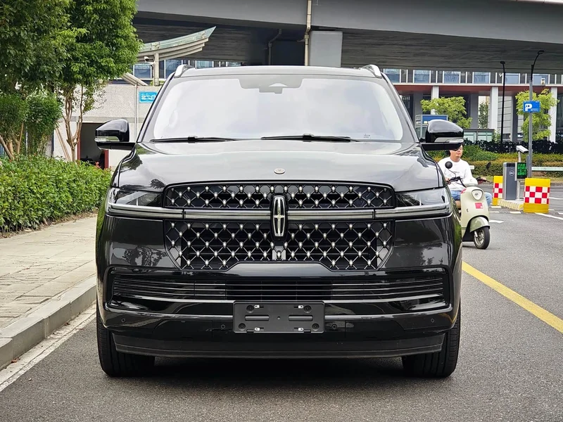 Lincoln Navigator — фото 2