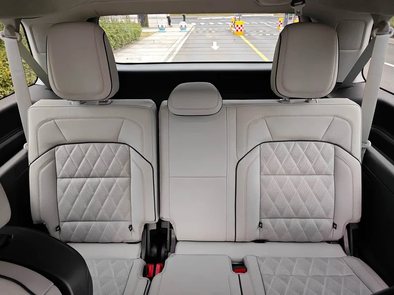 Lincoln Navigator — фото 10