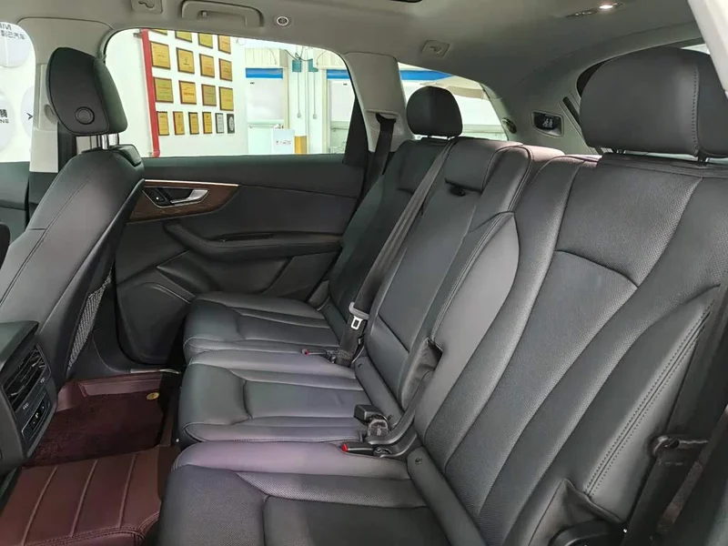 Audi Q7 — фото 13