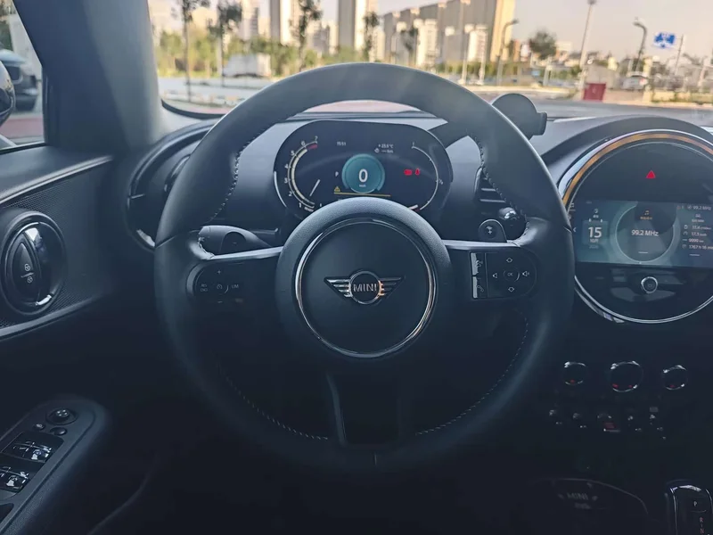 MINI CLUBMAN — фото 13