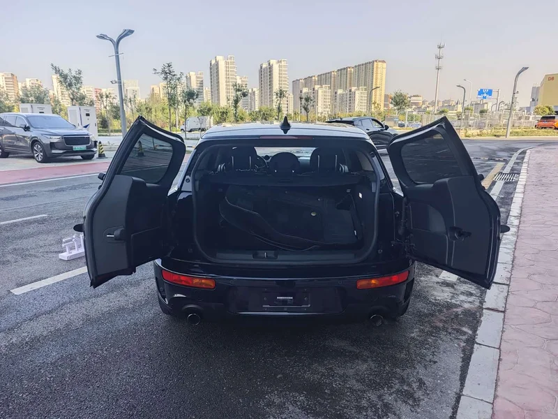 MINI CLUBMAN — фото 15