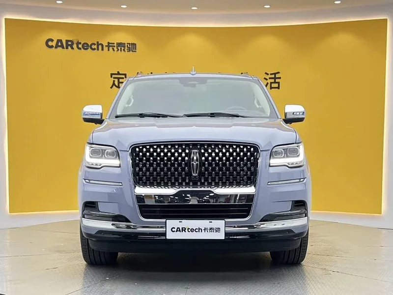Lincoln Navigator — фото 1