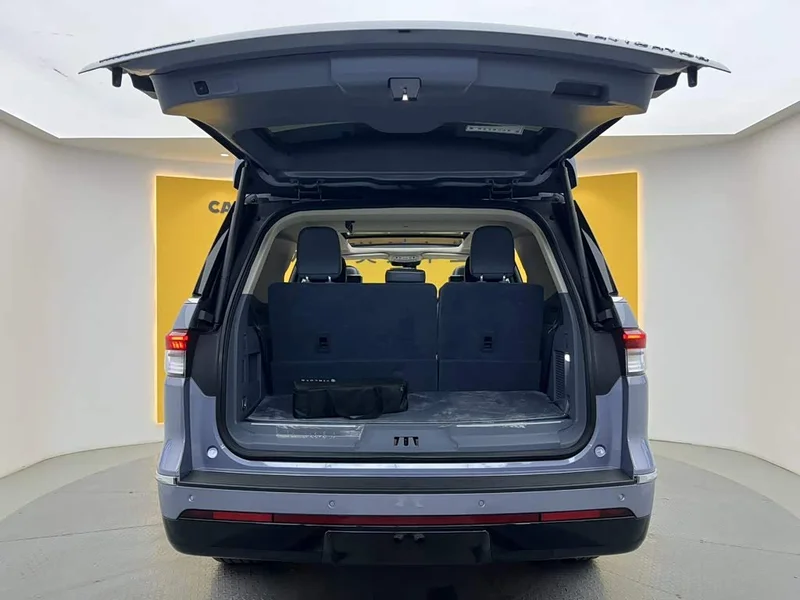 Lincoln Navigator — фото 13