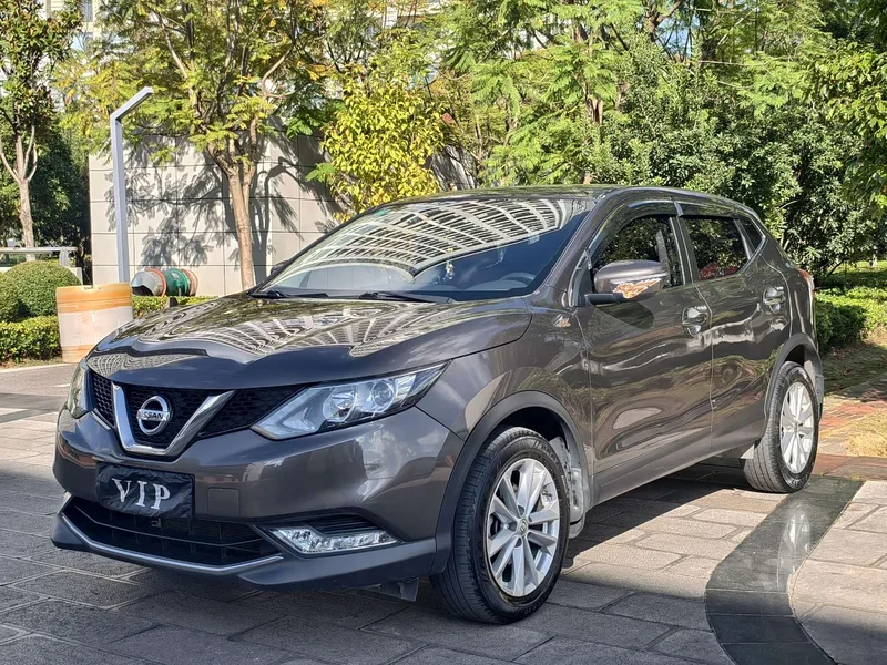 Nissan Qashqai — фото 1