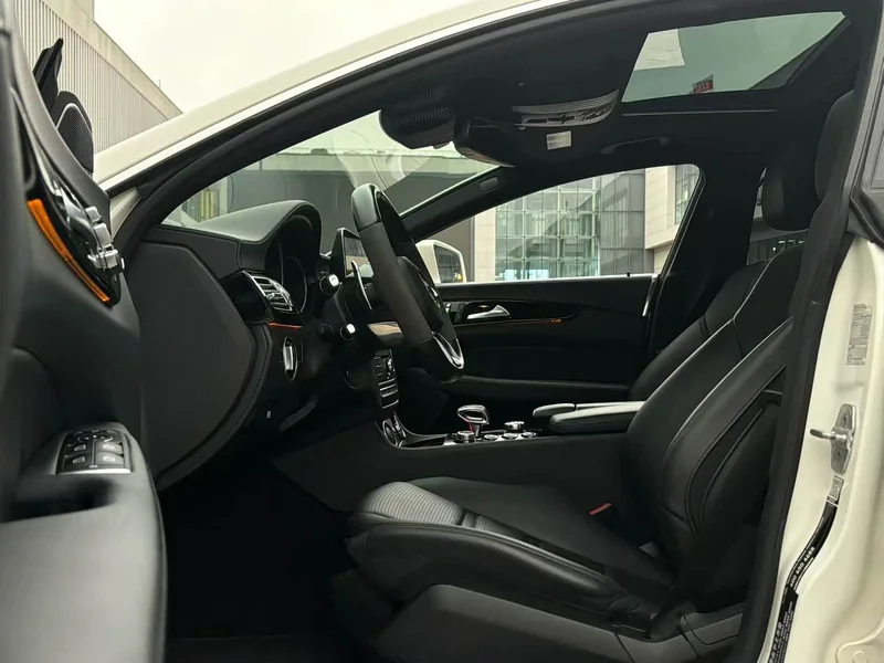 Mercedes-Benz CLS AMG — фото 7