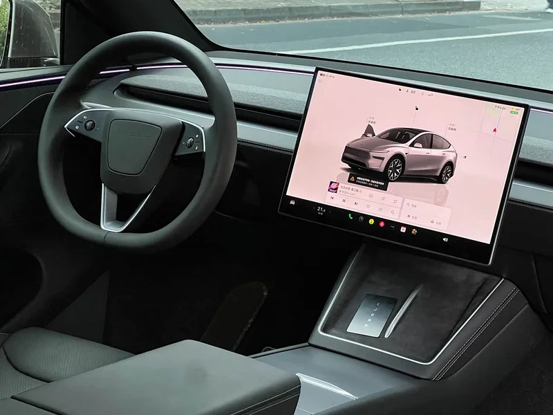 Tesla Model Y — фото 17