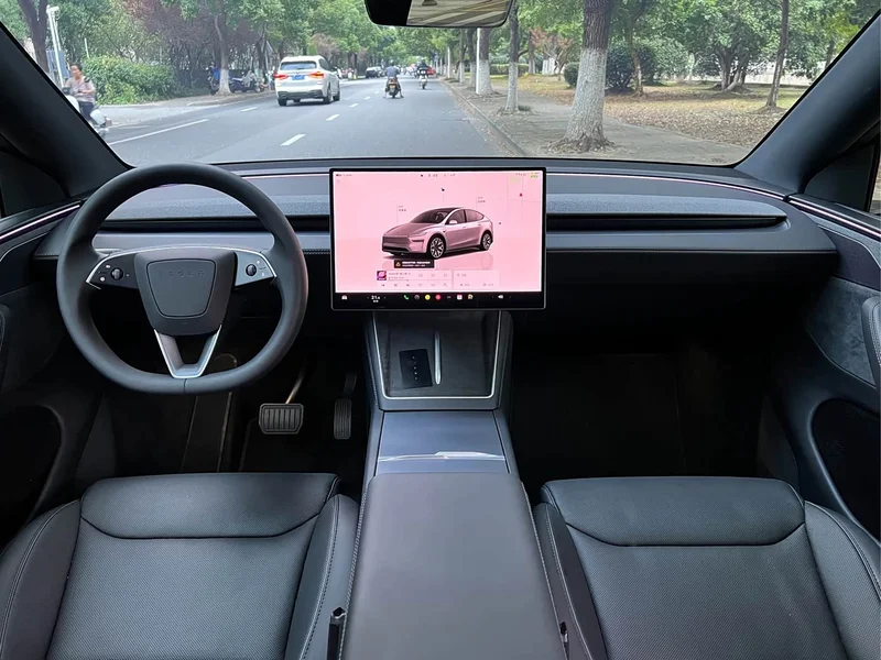 Tesla Model Y — фото 4