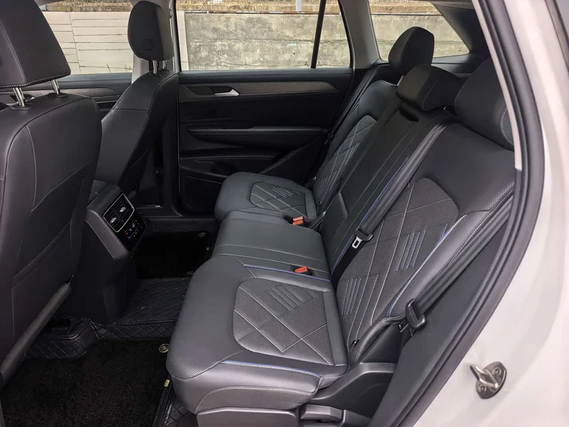 Land Rover Discovery — фото 11