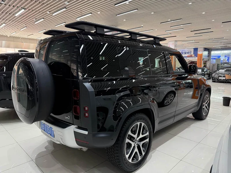 Land Rover Defender — фото 11