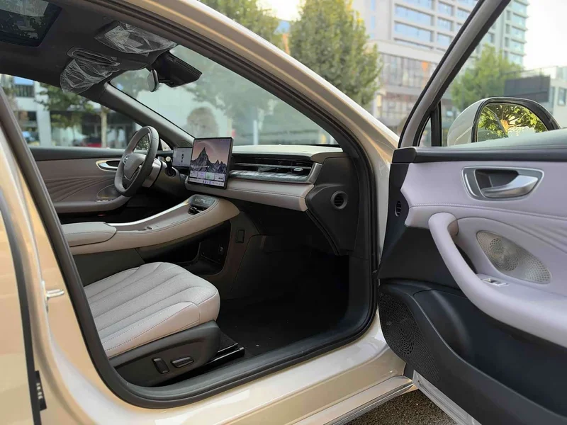 Roewe M7 DMH — фото 13